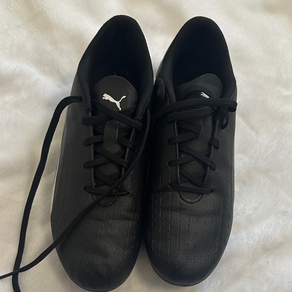 Puma Men's Black Athletic Cleats - Picture 5 of 5